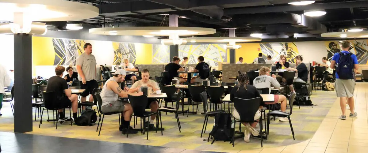 Students eating in Blackhawk Commons